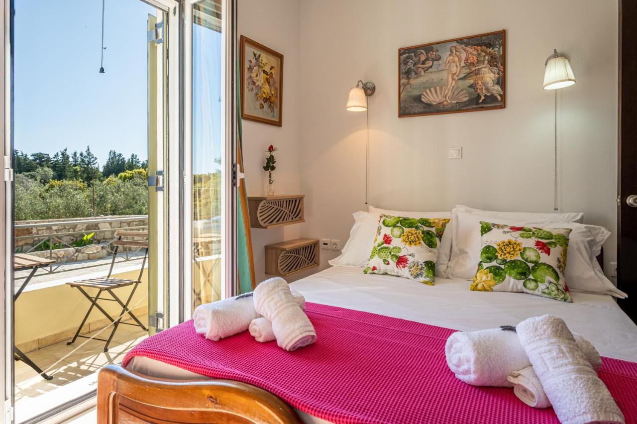 Tzaneta's Star View Villa *